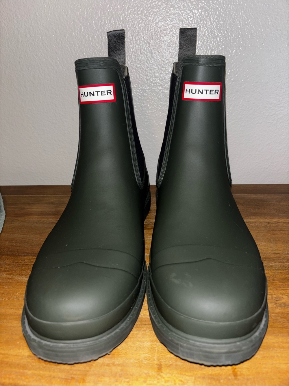 Hunter Men’s Dark Olive Chelsea Rain Boots
